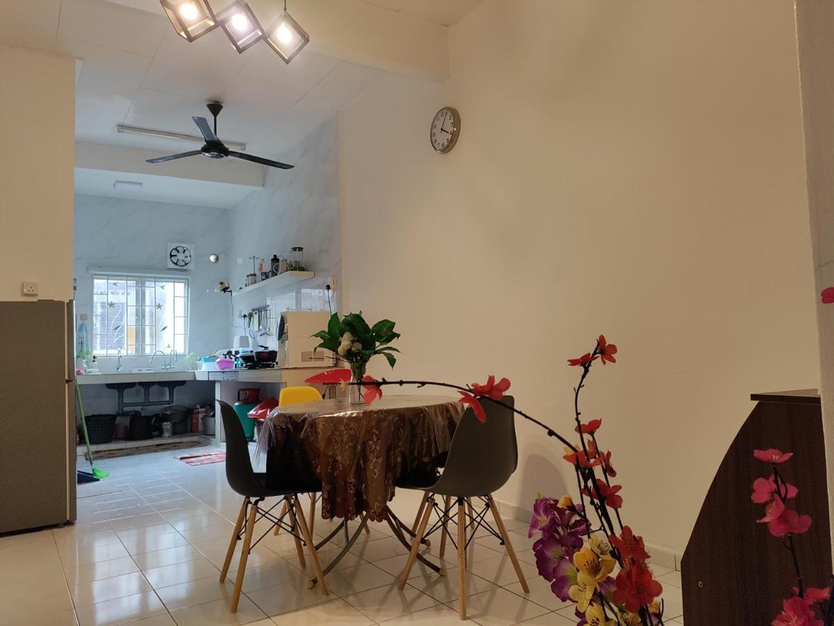 Ubaid Homestay Seremban Esterno foto